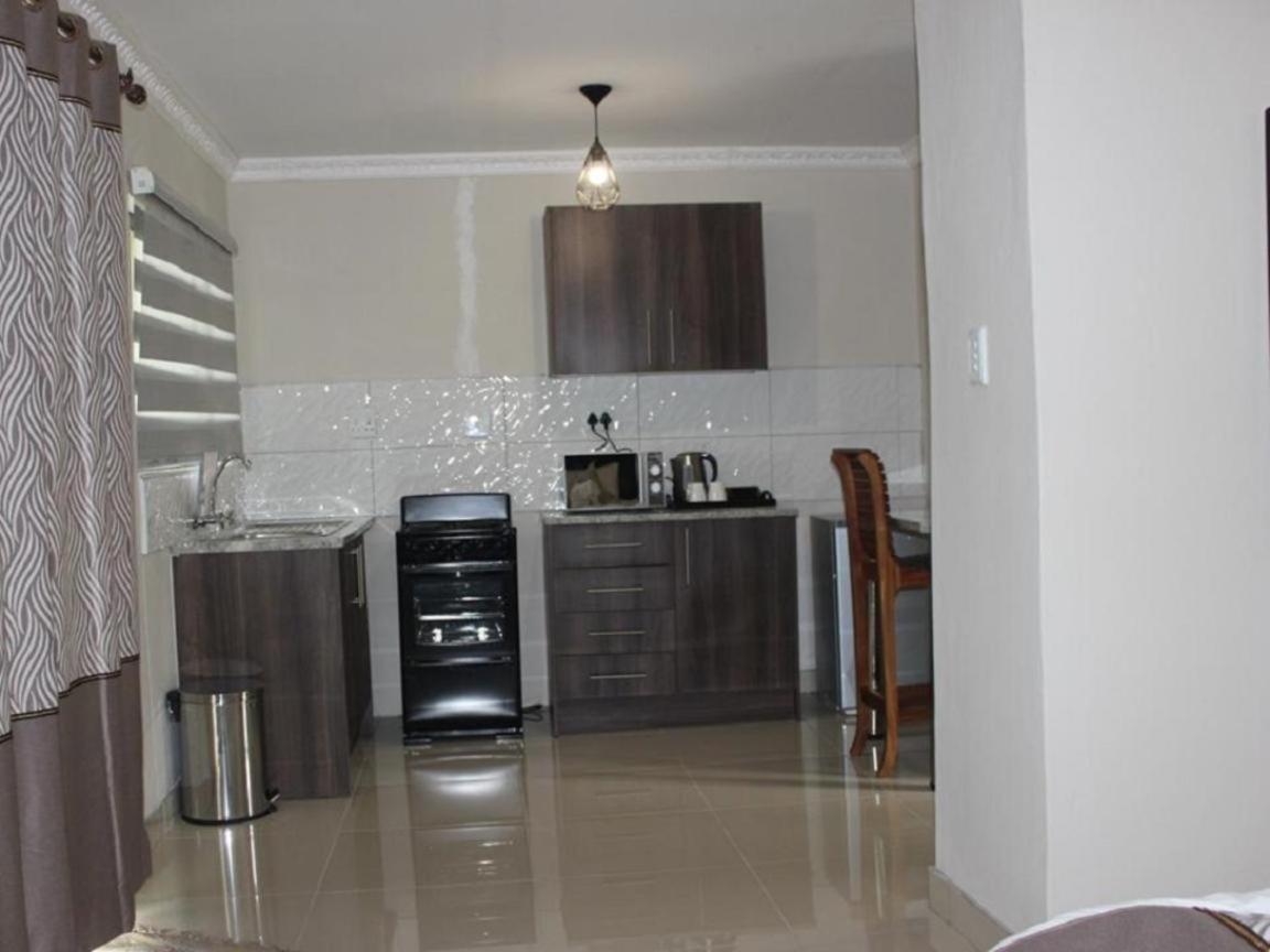 Juda Haus Lodge Katima Mulilo Exterior foto